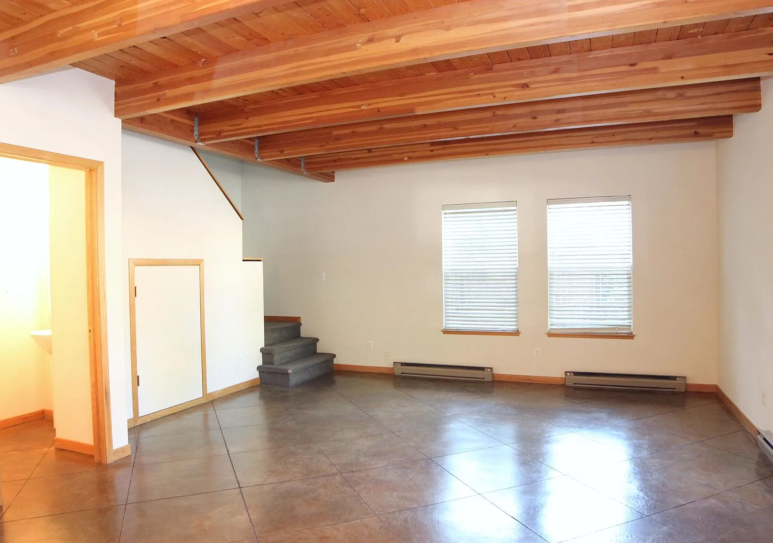 209 W Mulberry St — Photo 2
