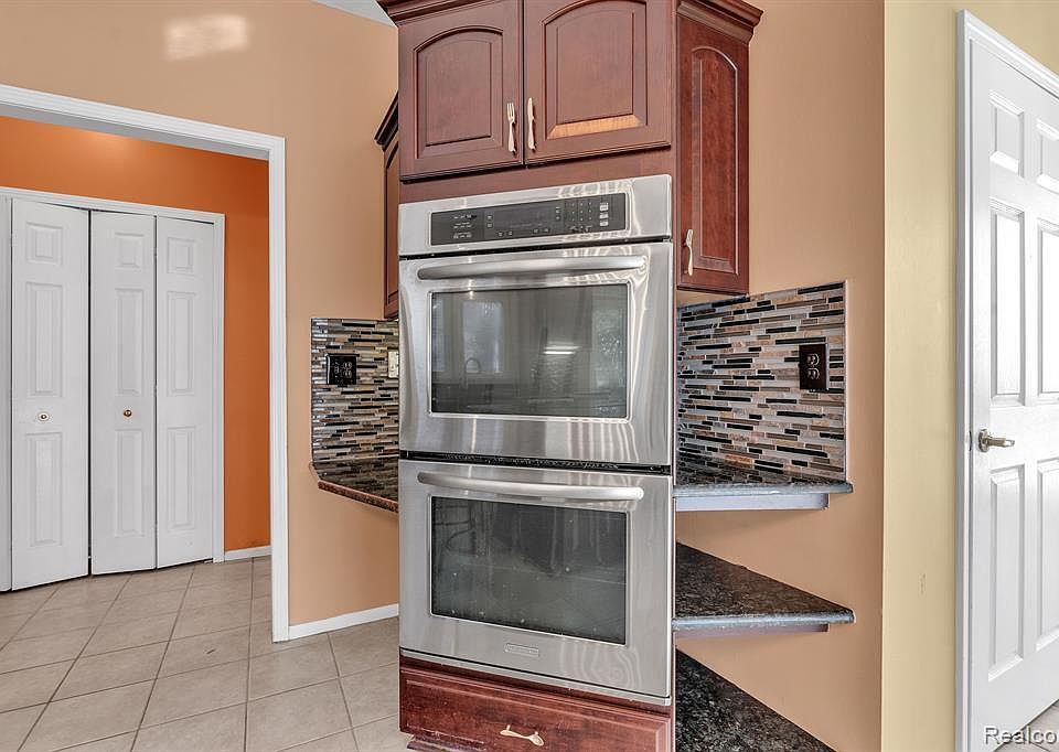 6573 Poppleton Rd, photo 23