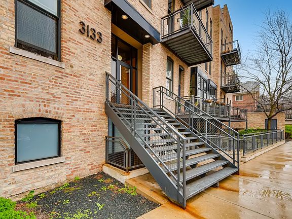 2nd image of 3133 N Lakewood Ave APT 4G