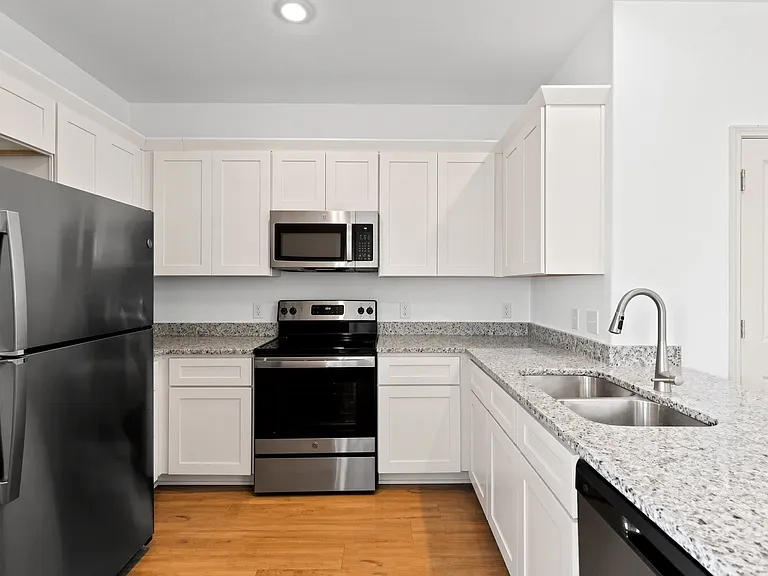 7522 Gramercy Way #101 — Photo 9