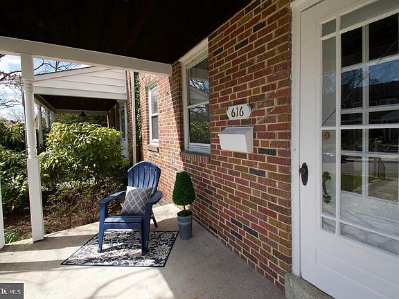3rd image of 616 Highwood Dr