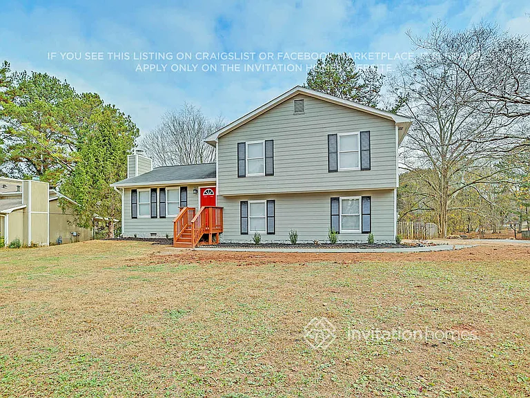 1114 Westchester Dr SW — Photo 3