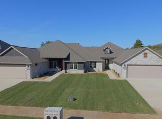 2423 E Swallow St, Springfield, MO 65804