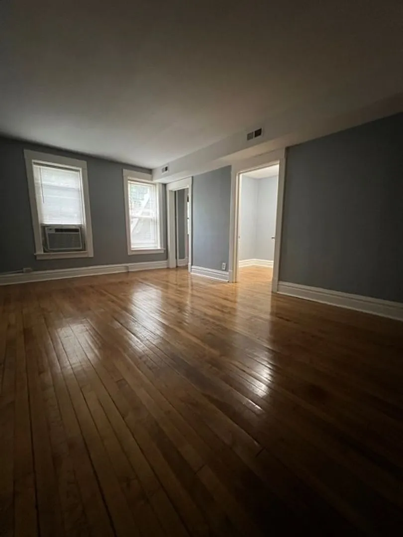 10840 S. Avenue N. — Photo 3