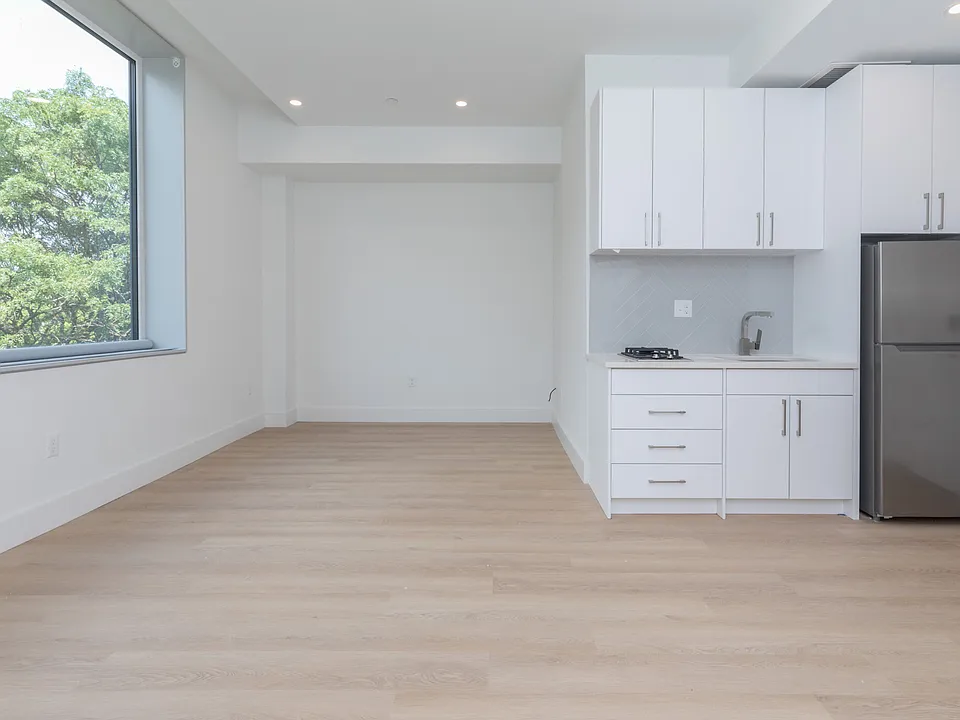 1127 Harrison Ave #2