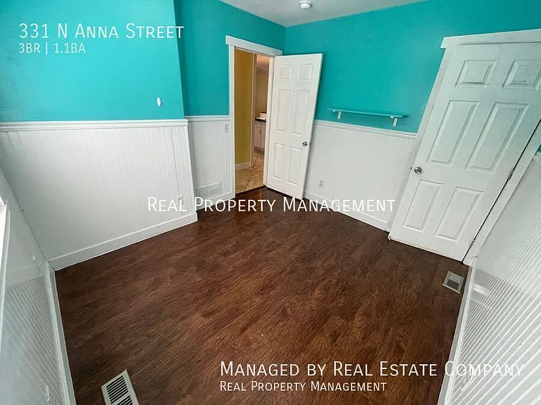 331 N Anna St — Photo 8