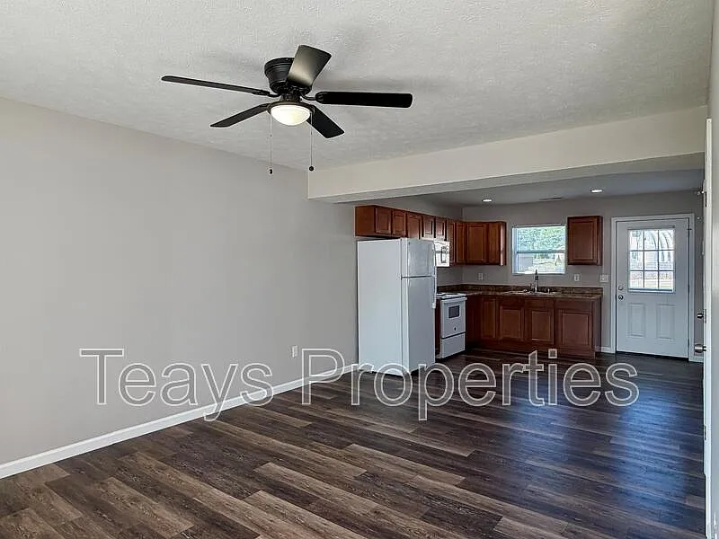 2 bed, 1.5 bath, 950 sqft, $1,000 — Photo 1