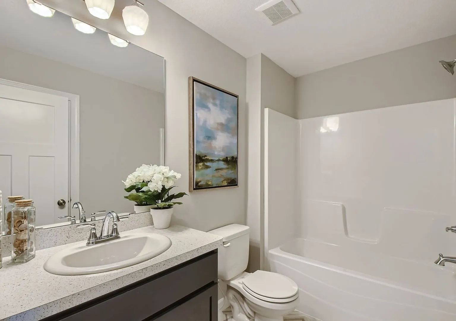 Cambridge Townhome — Photo 2