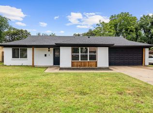 407 Bayless Dr, Euless, TX 76040