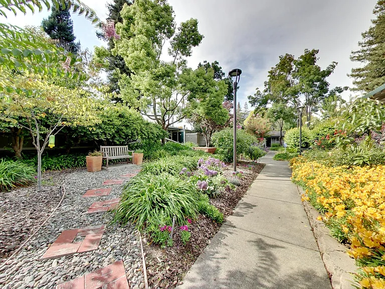 Riverwood Apartments — Photo 41