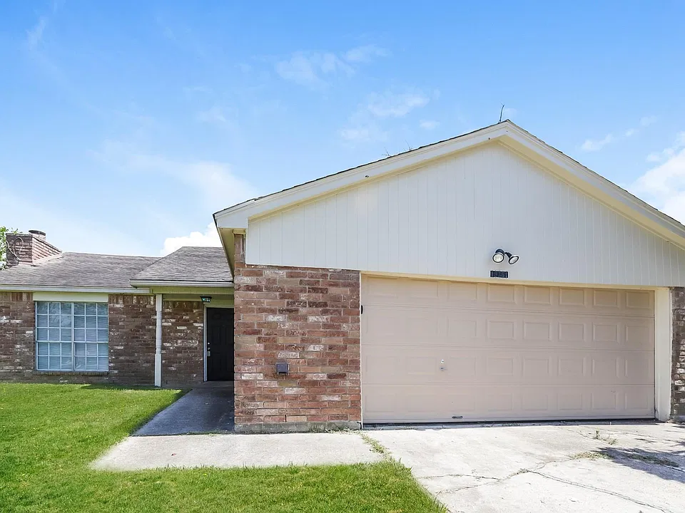 13361 Lake Breeze Ln