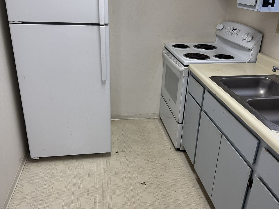 2nd image of 643 S Weed Blvd APT 5