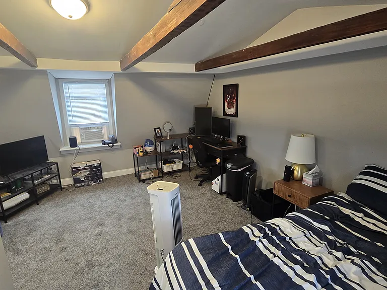138 Levering St — Photo 3