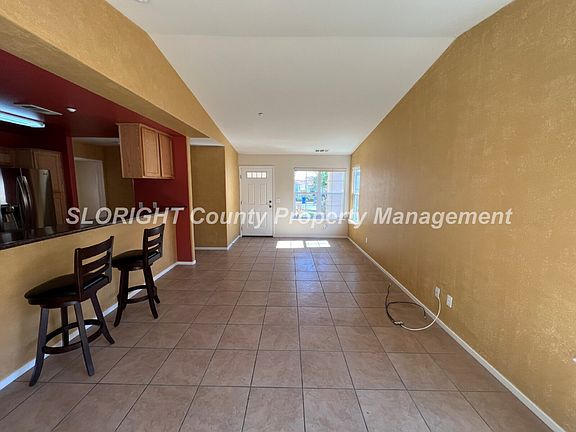 4th image of 30 Gray Pine Ave