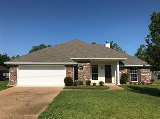 633 Oak Ridge Way, Pearl, MS 39208