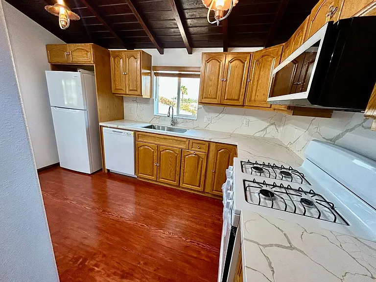 5051 Del Monte Ave — Photo 23
