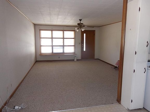 3rd image of 2107 N B St