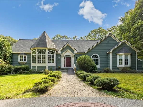 266 Howard Ave, Scituate, RI 02831