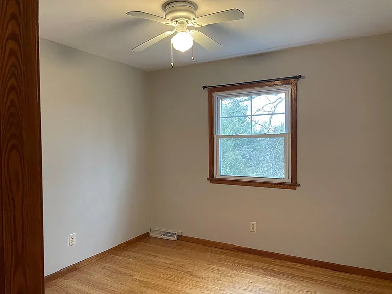 1023 Lexington Dr — Photo 6