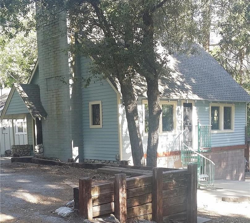 1st image of 41004 Spruce Dr