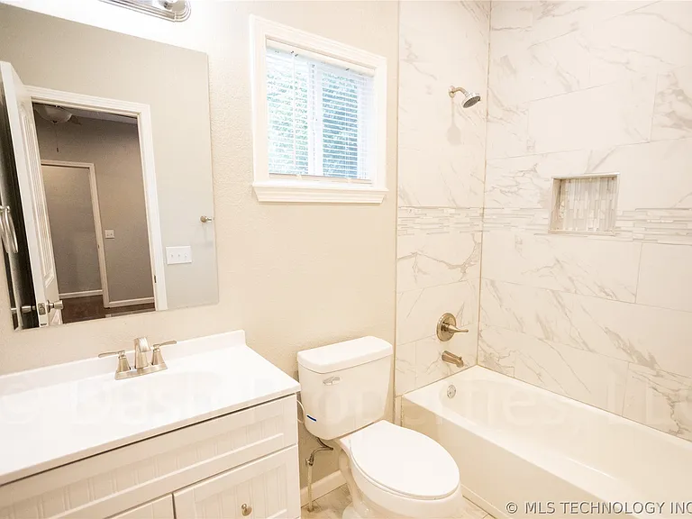 821 S Quaker Ave — Photo 35