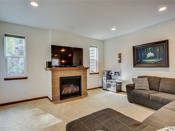 4th image of 3305 SW Fairway Point Dr