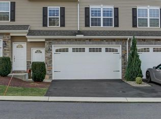 817 Spring Rock Ct, Mechanicsburg, PA 17055
