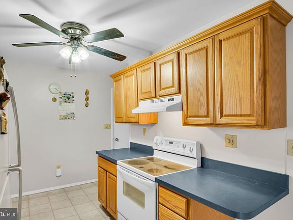 3rd image of 133 Winston Dr