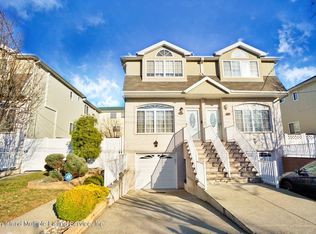 131 Gladwin St, Staten Island, NY 10309