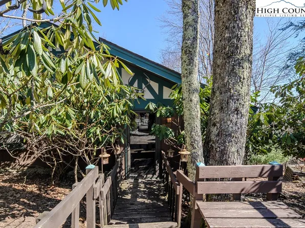 808 Pine Ridge Road, Beech Mountain, NC 28604