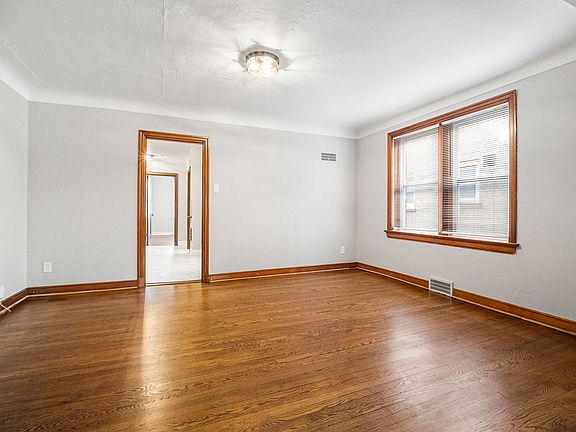 5th image of 4008 Oleatha Ave #1F