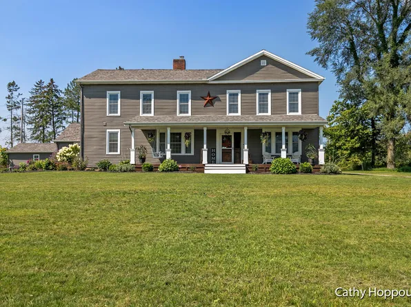 2749 Welch Rd, Ionia, MI 48846