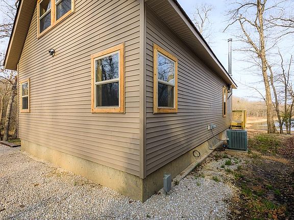 4th image of 327 Charles Valley Dr