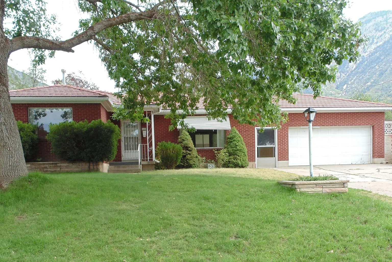 1 bed, 2000 sqft, $695 — Photo 1
