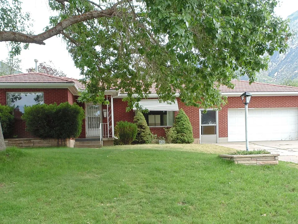 4225 S Achilles Dr