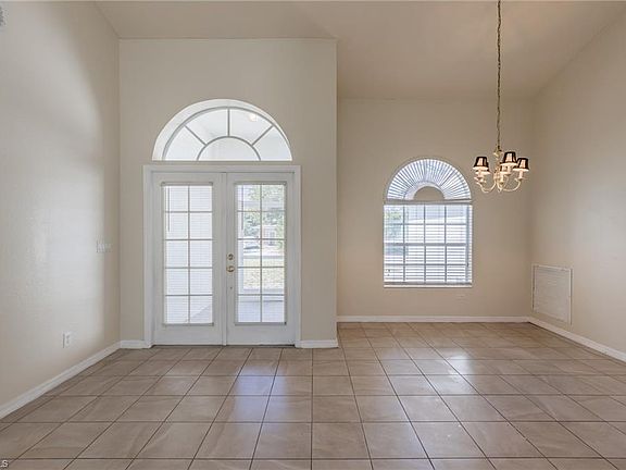 2nd image of 404 Calvin Ave