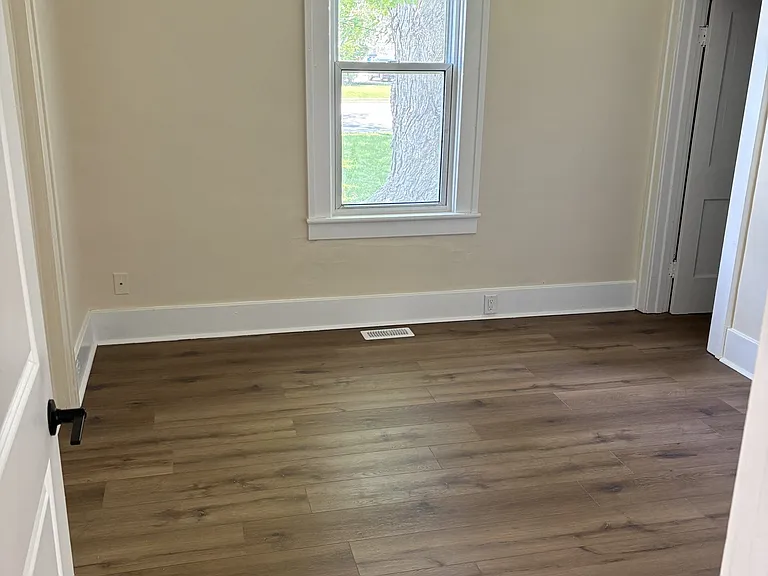543 Saint Charles St — Photo 7