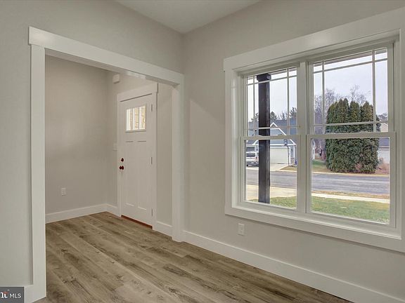 5th image of 108 Baker And Russell Dr
