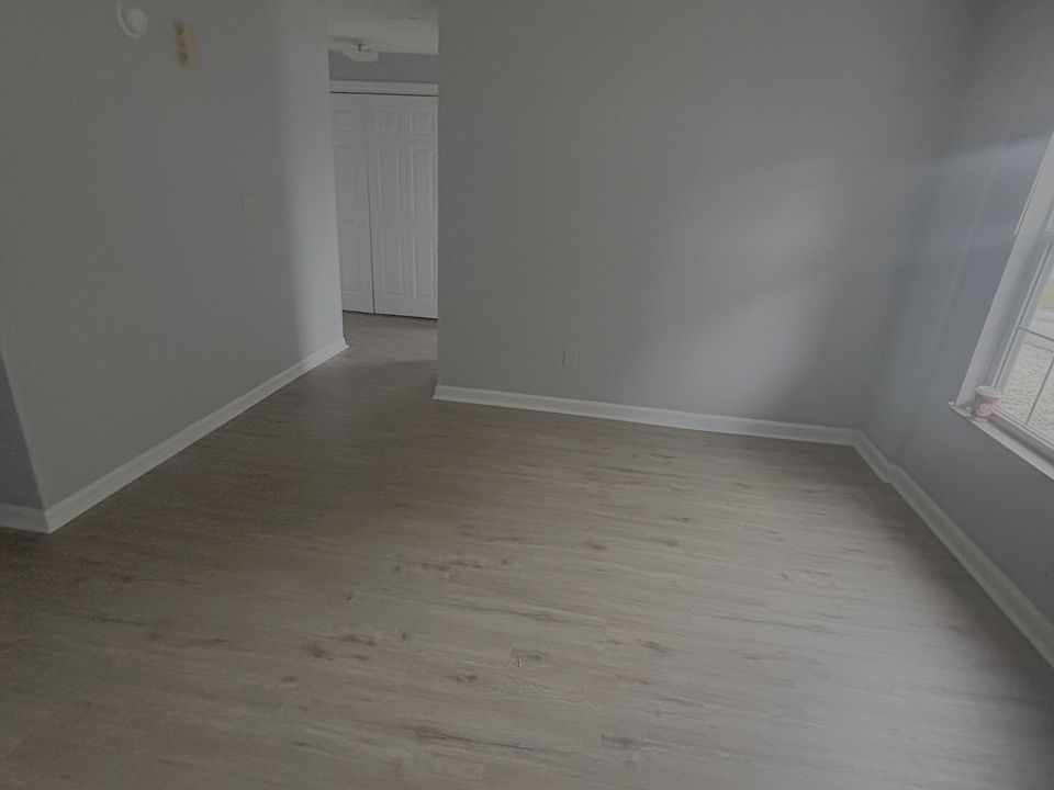 1st image of 114 Marshall Ln APT 1