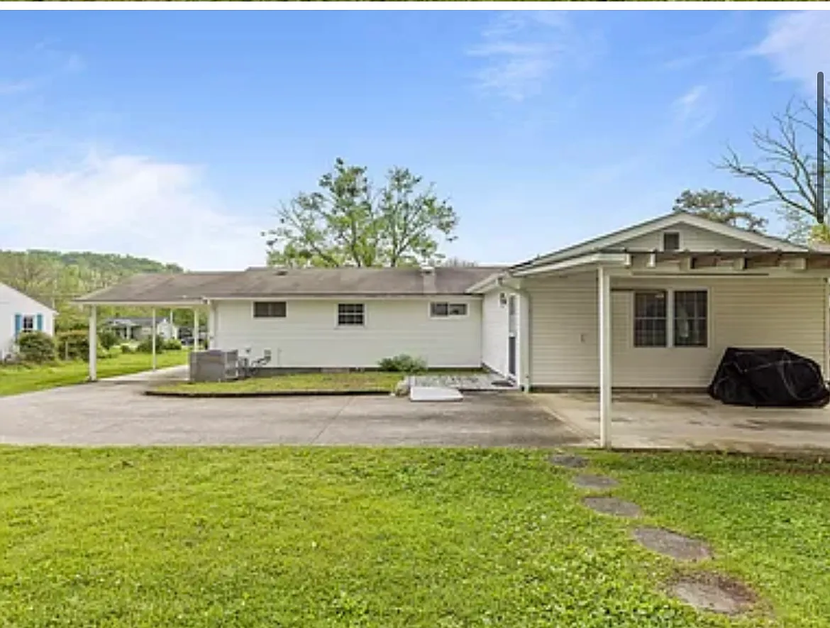 861 Ogrady Dr — Photo 2