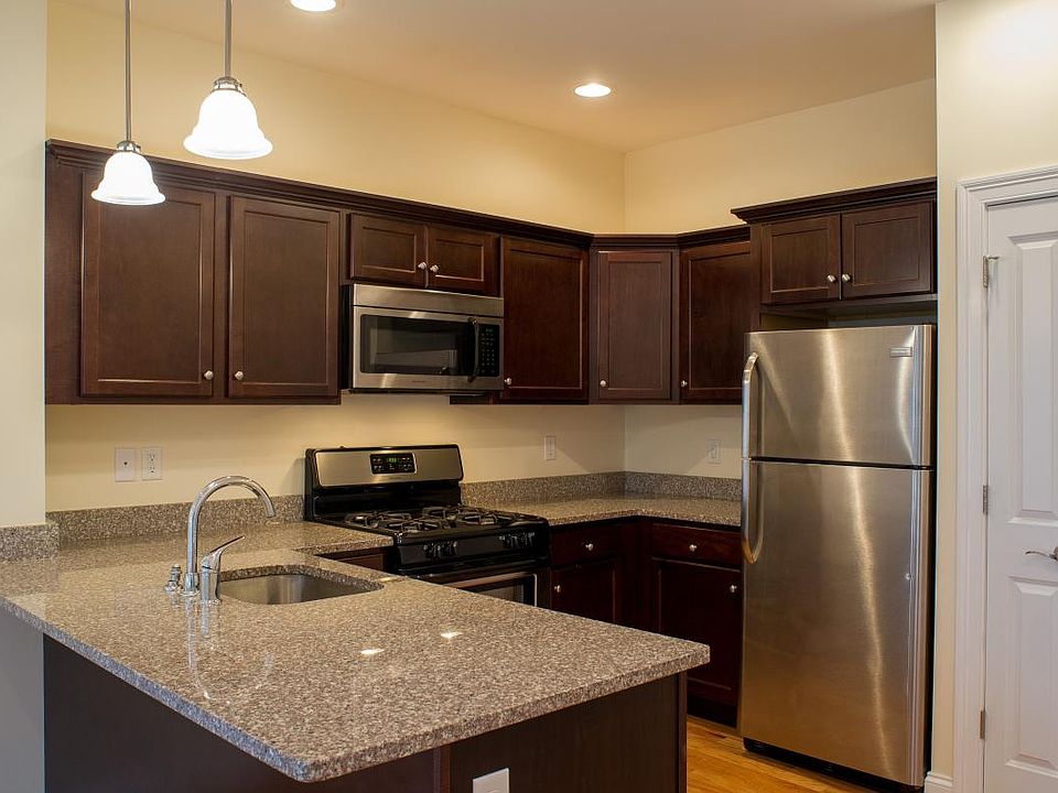 2nd image of 49 Sheridan Ave APT 305
