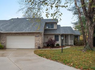903 Ramblewood Ct #B, Savoy, IL 61874