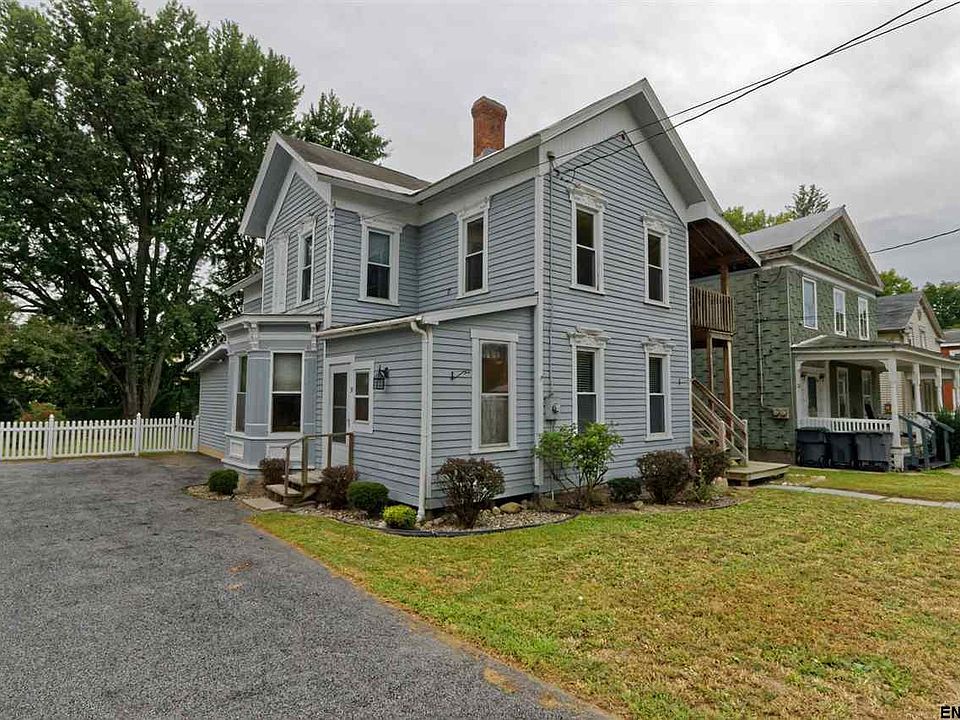 1st image of 31 Lake St