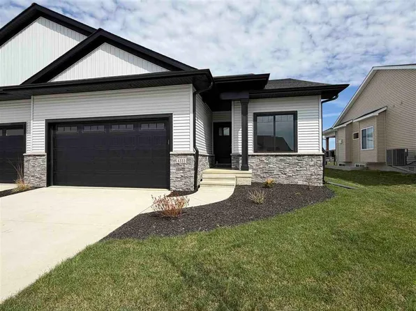 1222 Berkshire Ln, North Liberty, IA 52317