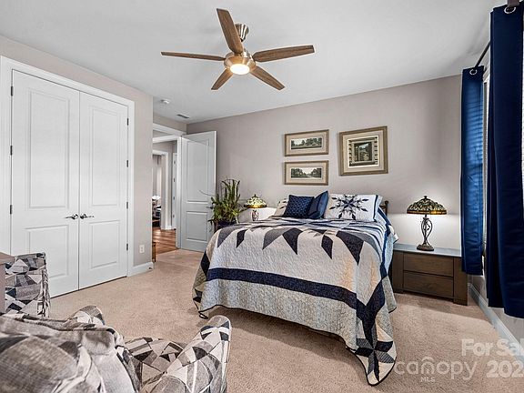 5th image of 4127 Woodland View Dr