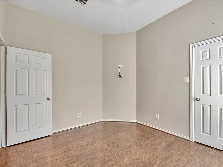 871 Falling Springs Ln — Photo 23