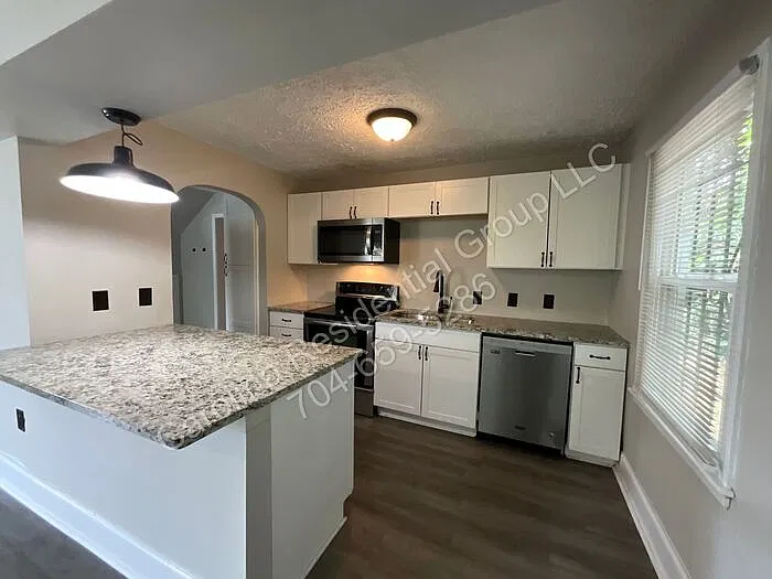 2 bed, 1.0 bath, 1006 sqft, $1,495 — Photo 4