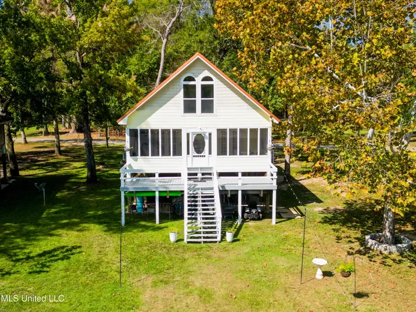 152 Mayhall Dr, Lucedale, MS 39452