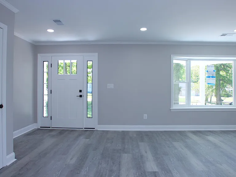 2608 Holly Dr — Photo 11