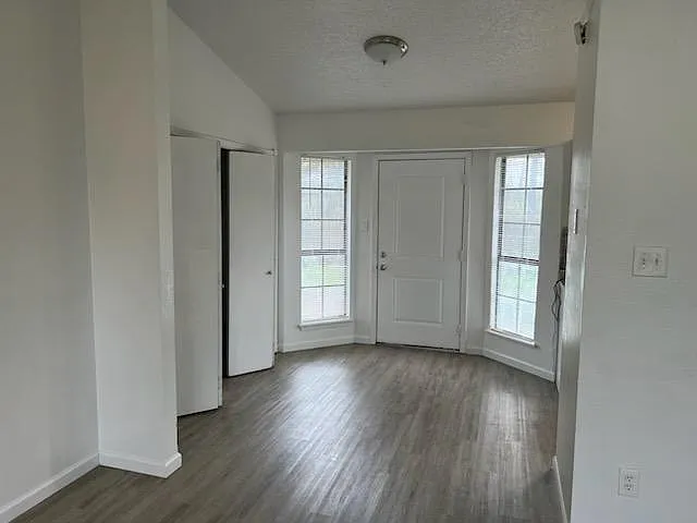 2410 Grasslands Dr — Photo 14